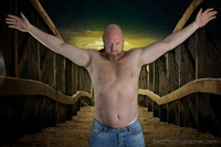 OutdoorMEN bridges - beefy  men outdoor photo shoot