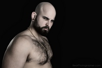 NudeMEN - low key muscle bear @ StrongMEN.Studio